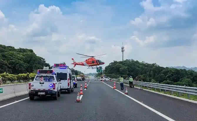 头屯河区高速公路汽车救援案例